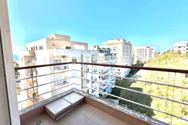 Shtepi ne shitje Apartament ne Durres, 2+1, Mobilimi E mobiluar, Pagesa 79,000  Euro.