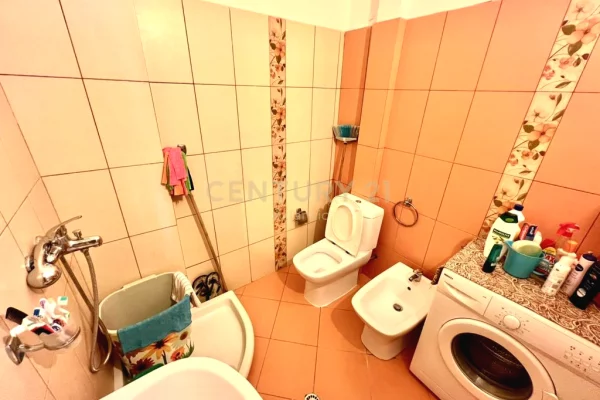 Shtepi ne shitje Apartament ne Durres, 2+1, Mobilimi E mobiluar, Pagesa 79,000  Euro.