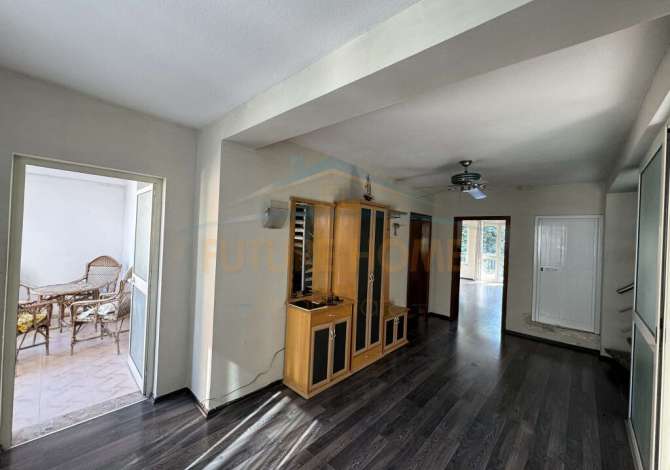 Shtepi me qera Shtepi Private ne Tirane, 5+1, Mobilimi E mobiluar, Pagesa 600  Euro.