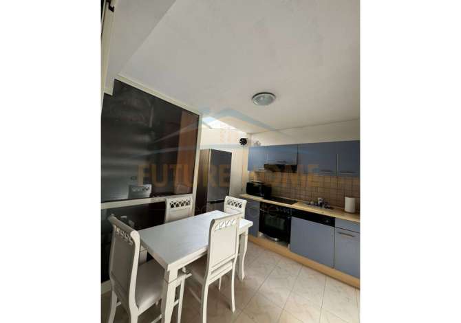 Shtepi me qera Shtepi Private ne Tirane, 5+1, Mobilimi E mobiluar, Pagesa 600  Euro.