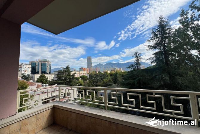 Shtepi me qera 2+1 ne Tirane - 1,500 Euro