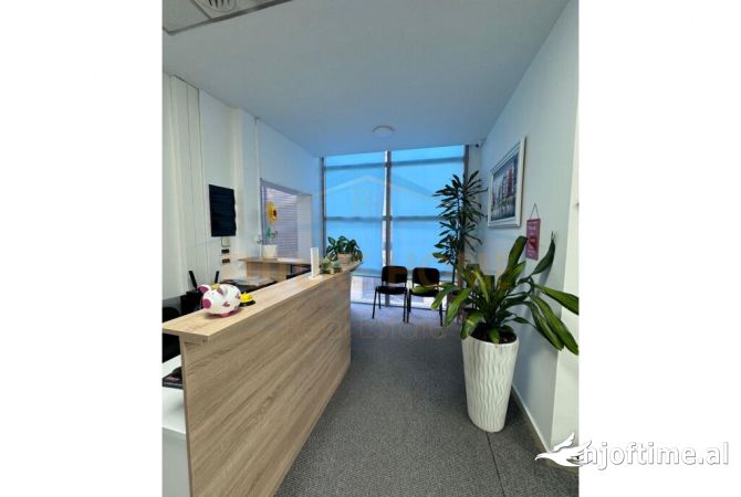 Ambient biznesi me qera 3+1 ne Tirane - 1,600 Euro