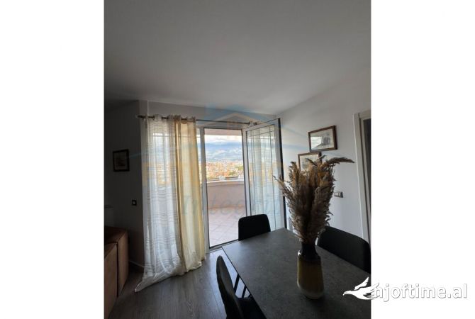 Shtepi me qera 2+1 ne Tirane - 650 Euro