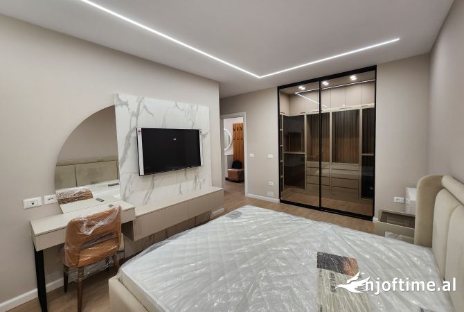 Shtepi me qera 2+1 ne Tirane - 900 Euro