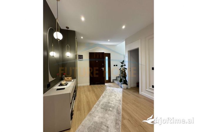 Shtepi ne shitje 7+1 ne Tirane - 350,000 Euro