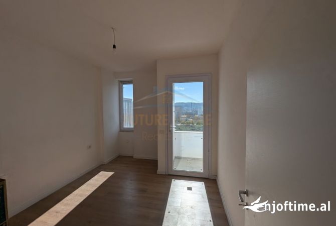 Shtepi ne shitje Apartament ne Tirane, 3+1, Mobilimi E mobiluar, Pagesa 166,000  Euro.