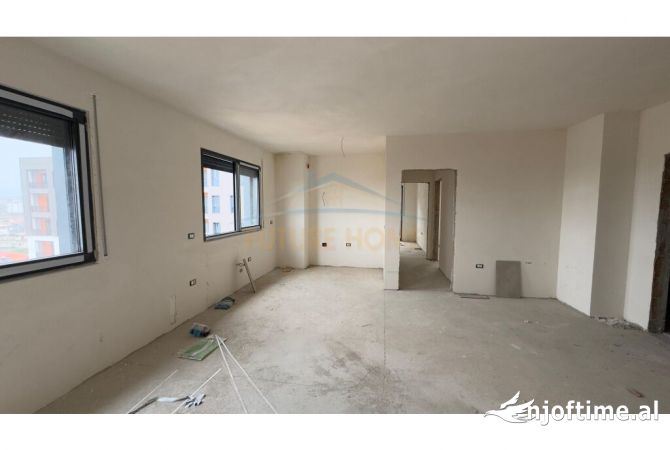 Shtepi ne shitje Apartament ne Tirane, 2+1, Mobilimi Bosh, pa mobiluar, Pagesa 147,500  Euro.