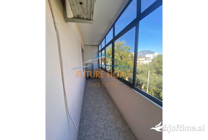 Shtepi ne shitje Apartament ne Tirane, 2+1, Mobilimi E mobiluar, Pagesa 125,000  Euro.