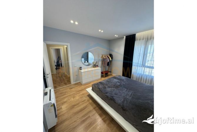 Shtepi ne shitje Apartament ne Tirane, 2+1, Mobilimi E mobiluar, Pagesa 219,000  Euro.