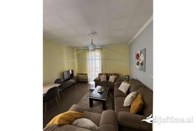 Shtepi ne shitje Apartament ne Tirane, 2+1, Mobilimi E mobiluar, Pagesa 120,000  Euro.