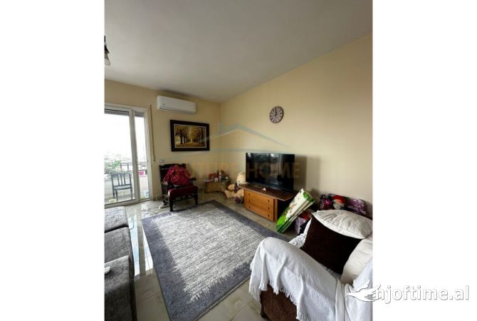 Shtepi ne shitje Apartament ne Tirane, 2+1, Mobilimi E mobiluar, Pagesa 185,000  Euro.