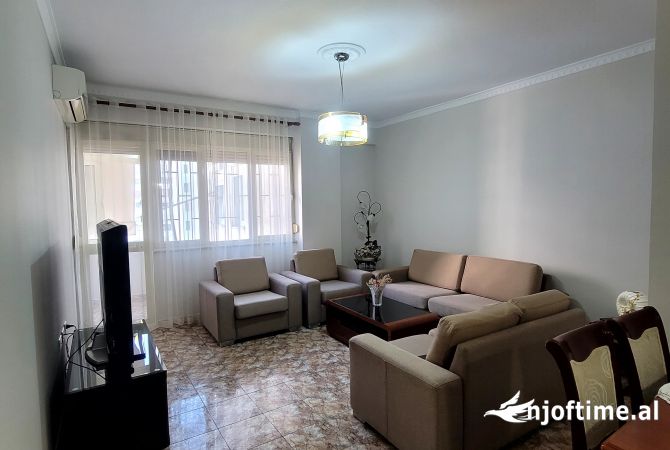 Shtepi me qera Apartament ne Tirane, 2+1, Mobilimi E mobiluar, Pagesa 550  Euro.
