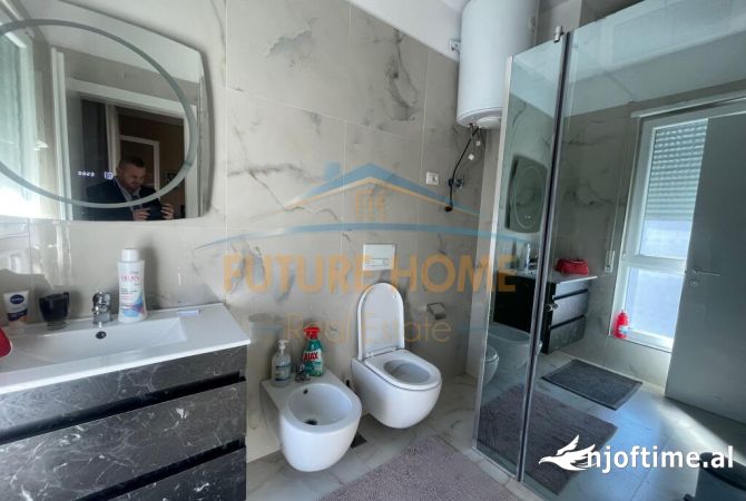 Shtepi ne shitje Apartament ne Tirane, 2+1, Mobilimi E mobiluar, Pagesa 167,000  Euro.