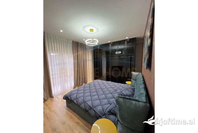 Shtepi ne shitje Apartament ne Tirane, 3+1, Mobilimi E mobiluar, Pagesa 256,000  Euro.