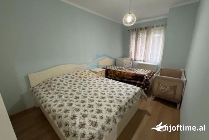 Shtepi me qera Apartament ne Tirane, 2+1, Mobilimi E mobiluar, Pagesa 700  Euro.