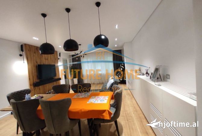 Shtepi me qera 2+1 ne Tirane - 2,200 Euro