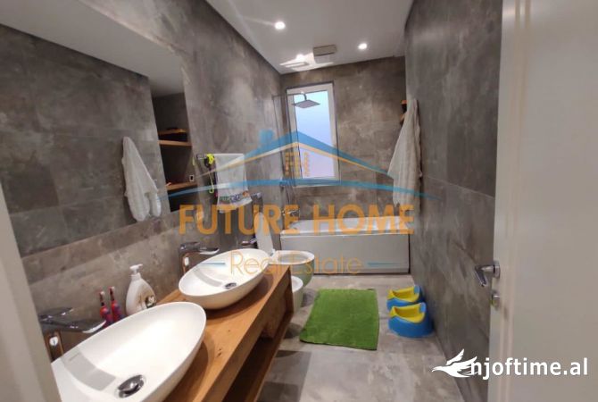 Shtepi me qera Apartament ne Tirane, 2+1, Mobilimi E mobiluar, Pagesa 2,200  Euro.