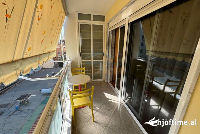 Shtepi me qera Apartament ne Tirane, 2+1, Mobilimi E mobiluar, Pagesa 1,500  Euro.