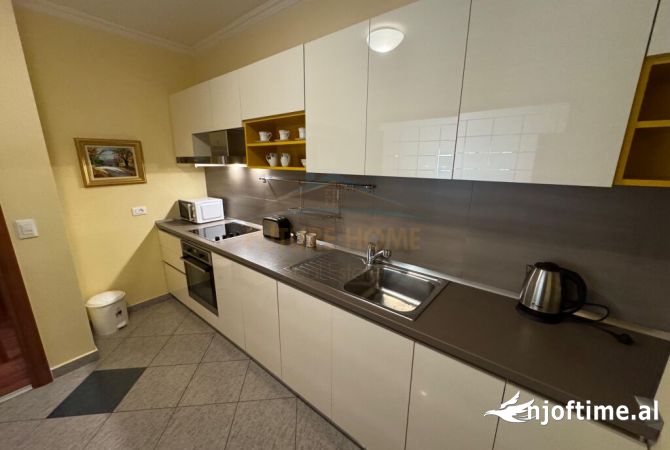 Shtepi me qera Apartament ne Tirane, 2+1, Mobilimi E mobiluar, Pagesa 1,500  Euro.