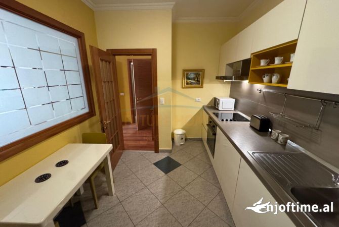 Shtepi me qera Apartament ne Tirane, 2+1, Mobilimi E mobiluar, Pagesa 1,500  Euro.