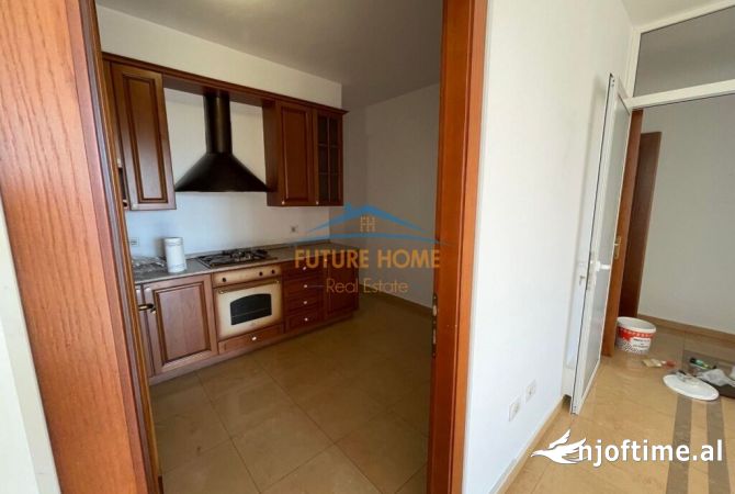 Qira, Ambient per Zyra 3+1+2+ Depo, Kullat Binjake , Tirane.