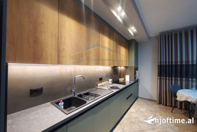 Shtepi me qera Apartament ne Tirane, 2+1, Mobilimi E mobiluar, Pagesa 500  Euro.