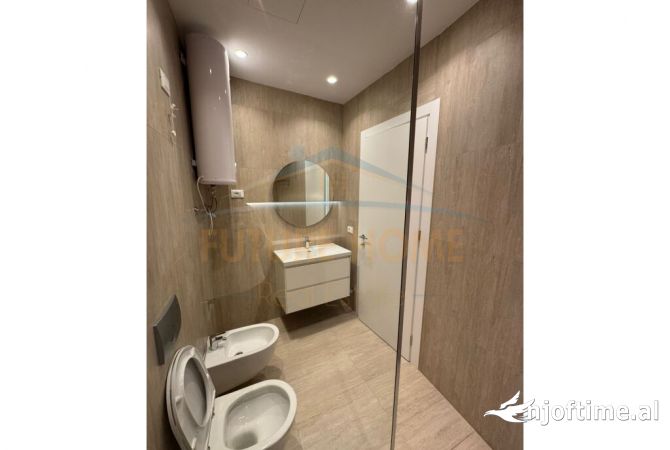 Shtepi me qera Apartament ne Tirane, 2+1, Mobilimi E mobiluar, Pagesa 1,600  Euro.