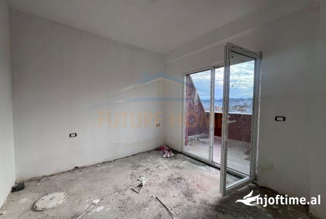 Shtepi ne shitje Apartament ne Tirane, 1+1, Mobilimi Bosh, pa mobiluar, Pagesa 104,000  Euro.