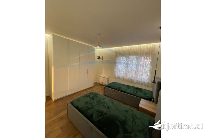 Shtepi ne shitje Apartament ne Tirane, 3+1, Mobilimi E mobiluar, Pagesa 630,000  Euro.