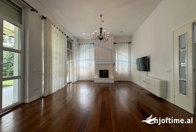 Shtepi me qera Vila Luksoze ne Tirane, 5+1, Mobilimi Pjeserisht e mobiluar, Pagesa 4,800  Euro.