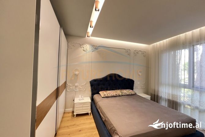 Shtepi ne shitje Vila Luksoze ne Durres, 3+1, Mobilimi E mobiluar, Pagesa 320,000  Euro.