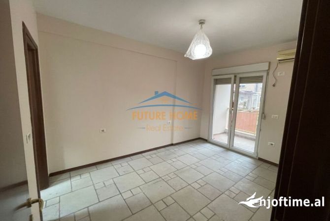 Qira, Ambient per zyre ,Rruga Myslym Shyri, Tirane.