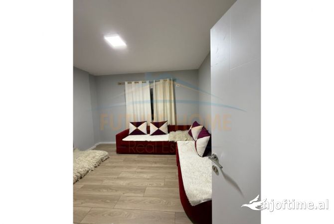 Shtepi me qera 2+1 ne Tirane - 500 Euro