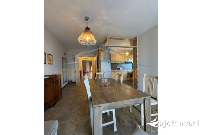 Shtepi me qera Apartament ne Tirane, 3+1, Mobilimi E mobiluar, Pagesa 1,400  Euro.