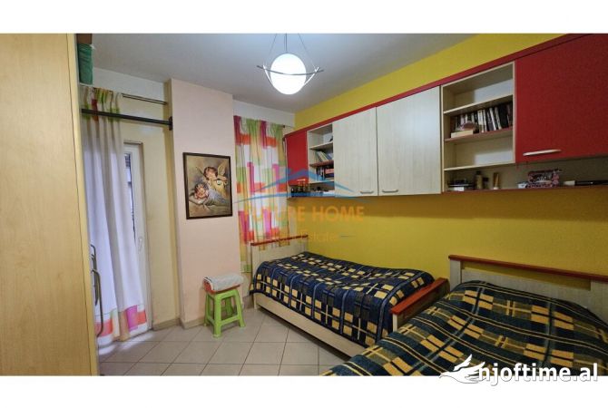 Shtepi ne shitje Apartament ne Tirane, 3+1, Mobilimi E mobiluar, Pagesa 140,000  Euro.