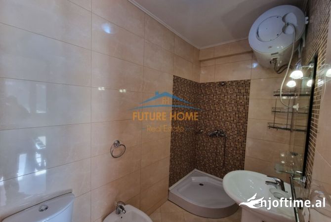 Shtepi me qera Apartament ne Tirane, 3+1, Mobilimi Pjeserisht e mobiluar, Pagesa 1,200  Euro.