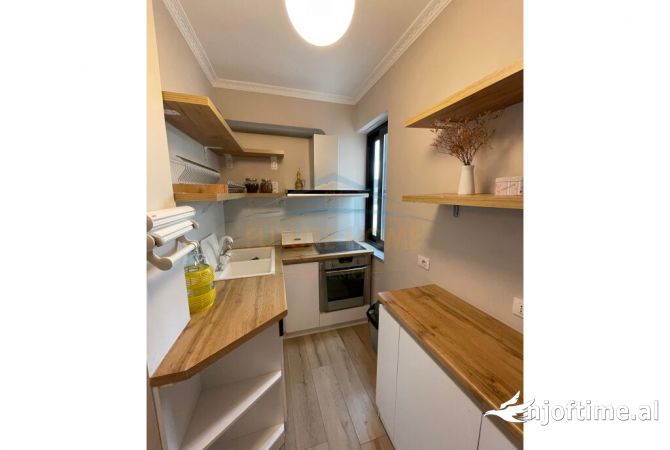 Shtepi ne shitje Apartament ne Tirane, 2+1, Mobilimi E mobiluar, Pagesa 290,000  Euro.