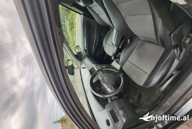 Makina ne shitje ne Tirane, Opel, 2005 Diesel,Kambio Manual Pagesa 1,700  Euro.