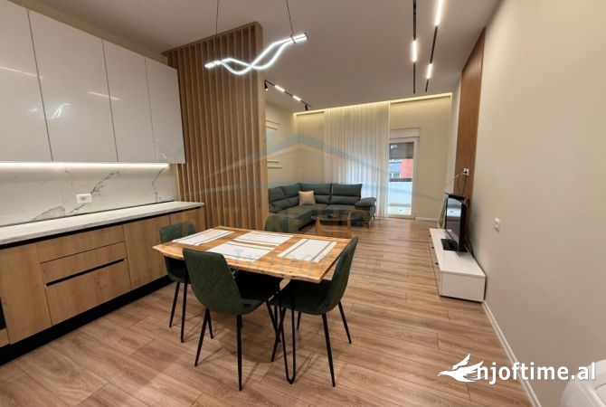 Shtepi me qera 2+1 ne Tirane - 700 Euro