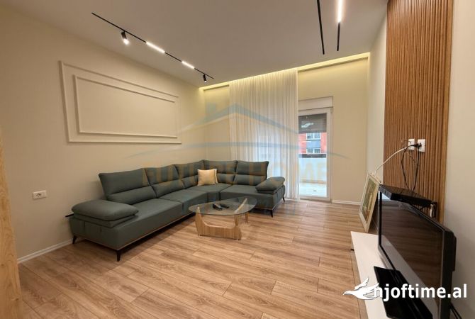 Shtepi me qera 2+1 ne Tirane - 700 Euro