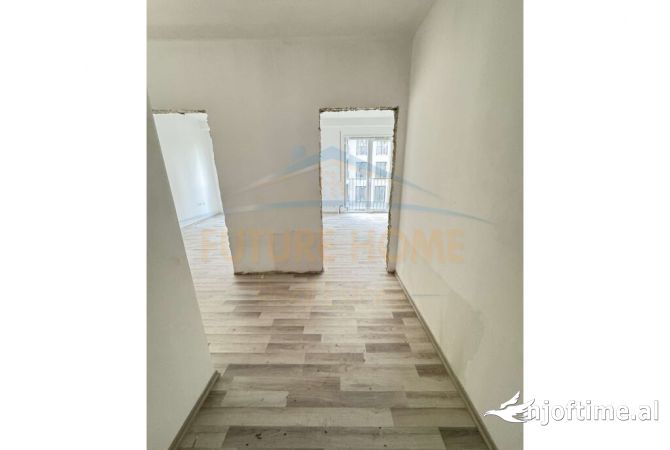 Shtepi ne shitje Apartament ne Tirane, 2+1, Mobilimi E mobiluar, Pagesa 149,400  Euro.