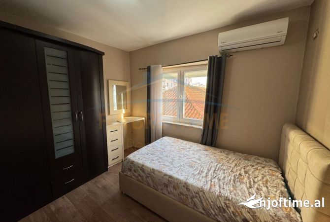 Shtepi ne shitje Apartament ne Durres, 2+1, Mobilimi E mobiluar, Pagesa 125,000  Euro.