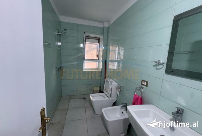 Shtepi ne shitje Apartament ne Durres, 2+1, Mobilimi E mobiluar, Pagesa 125,000  Euro.