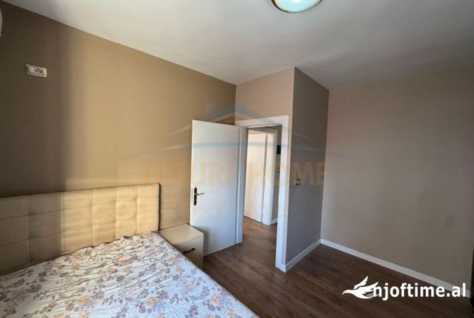 Shtepi ne shitje Apartament ne Durres, 2+1, Mobilimi E mobiluar, Pagesa 125,000  Euro.