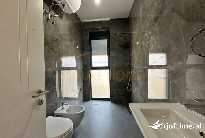 Shtepi me qera Apartament ne Tirane, 3+1, Mobilimi E mobiluar, Pagesa 700  Euro.