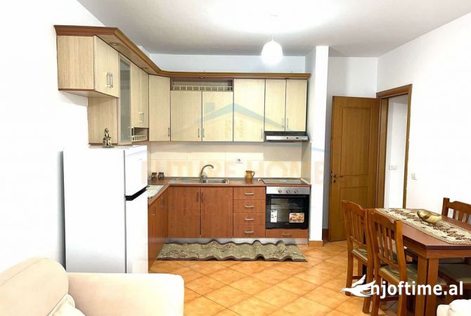 Shtepi me qera 2+1 ne Tirane - 480 Euro