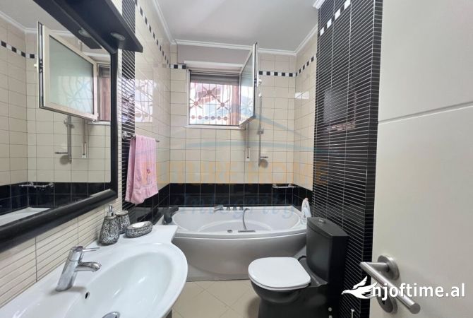 Shtepi me qera Apartament ne Tirane, 2+1, Mobilimi E mobiluar, Pagesa 650  Euro.