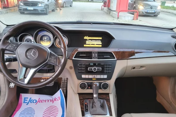 Cars for sale in Lushnje, Mercedes-Benz, 2012 gasoline-gas,Kambio Automatik Payment 7,999  Euro.