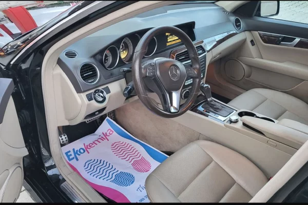 Cars for sale in Lushnje, Mercedes-Benz, 2012 gasoline-gas,Kambio Automatik Payment 7,999  Euro.