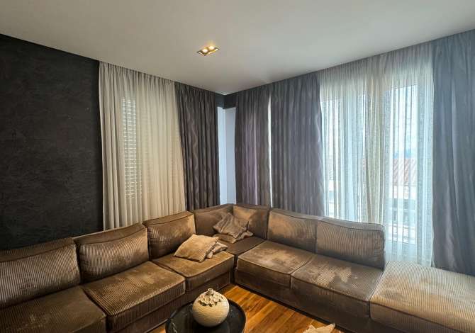 Shtepi me qera 3+1 ne Tirane - 1,500 Euro
